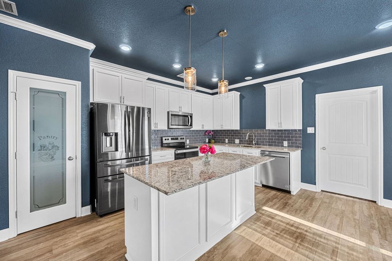 1526 Black Kettle Trl - Photo 7 of 29
