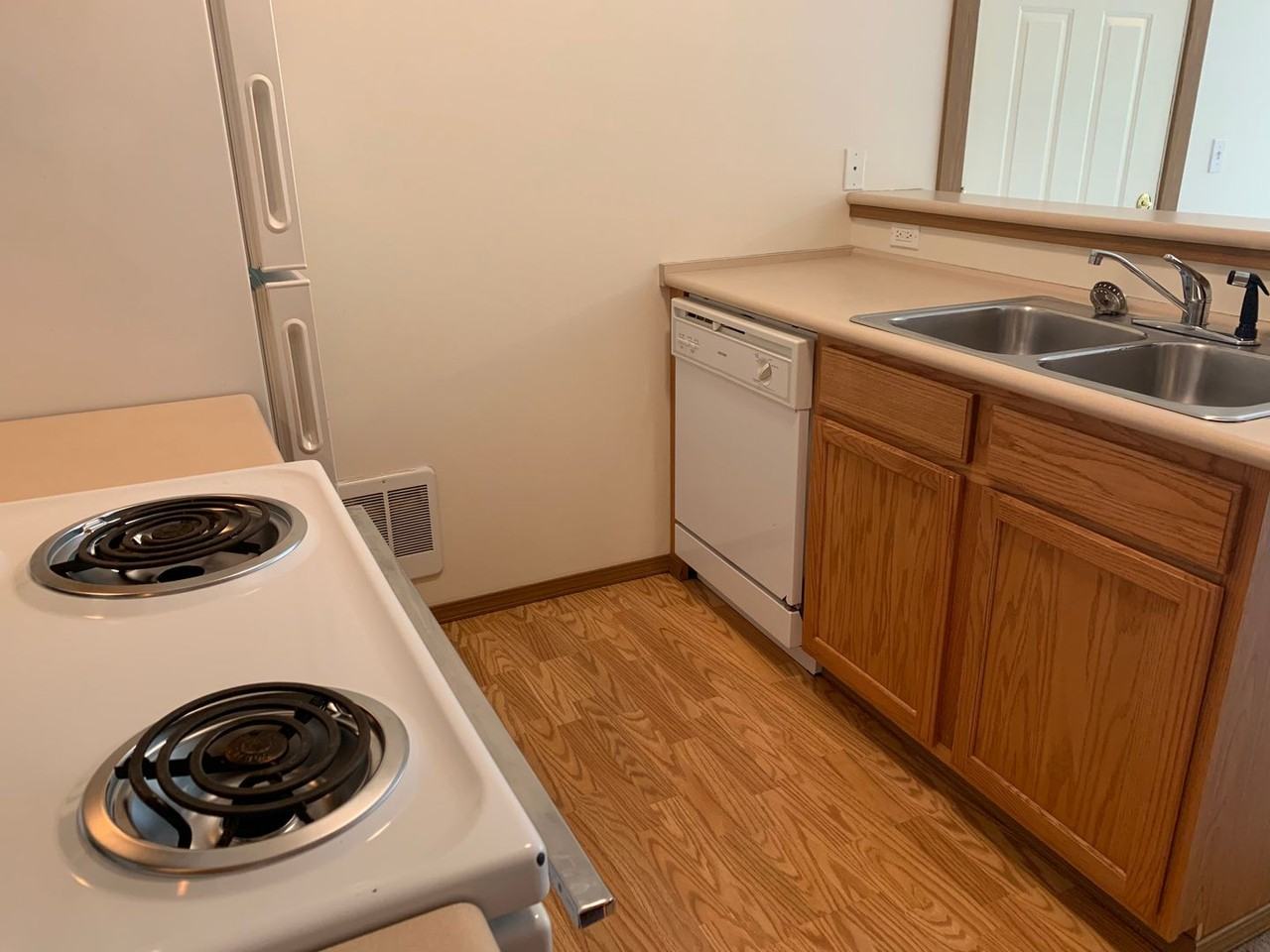 Bella Mar Apartments - Photo 3 of 24