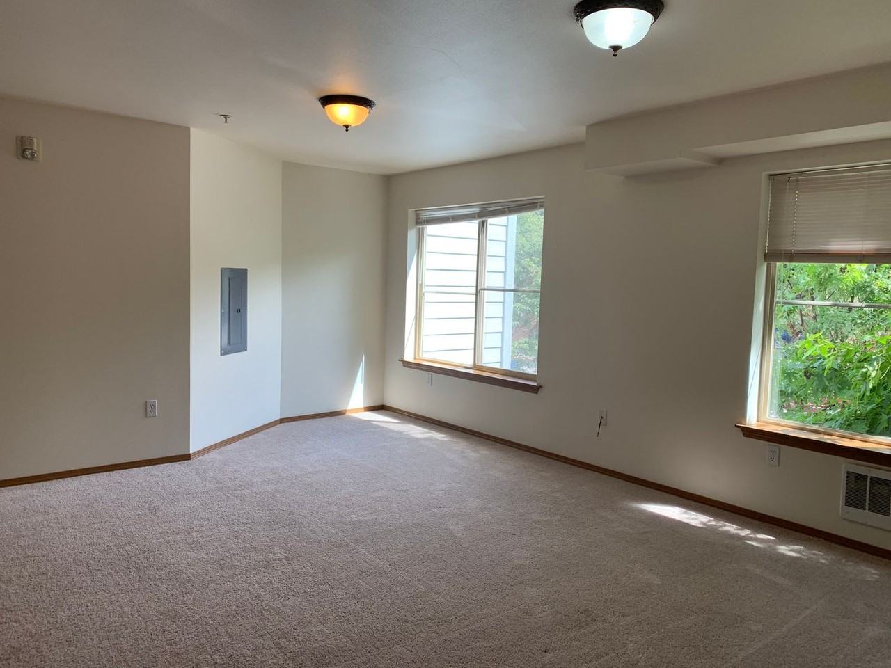 Bella Mar Apartments - Photo 5 of 24