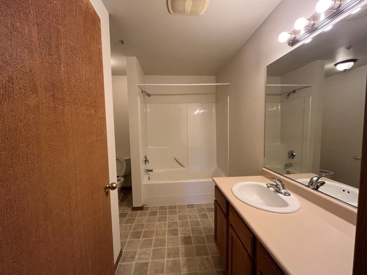 Bella Mar Apartments - Photo 7 of 24