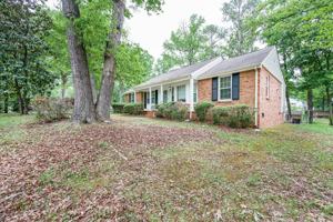 featured image of 1724 Featherstone Dr