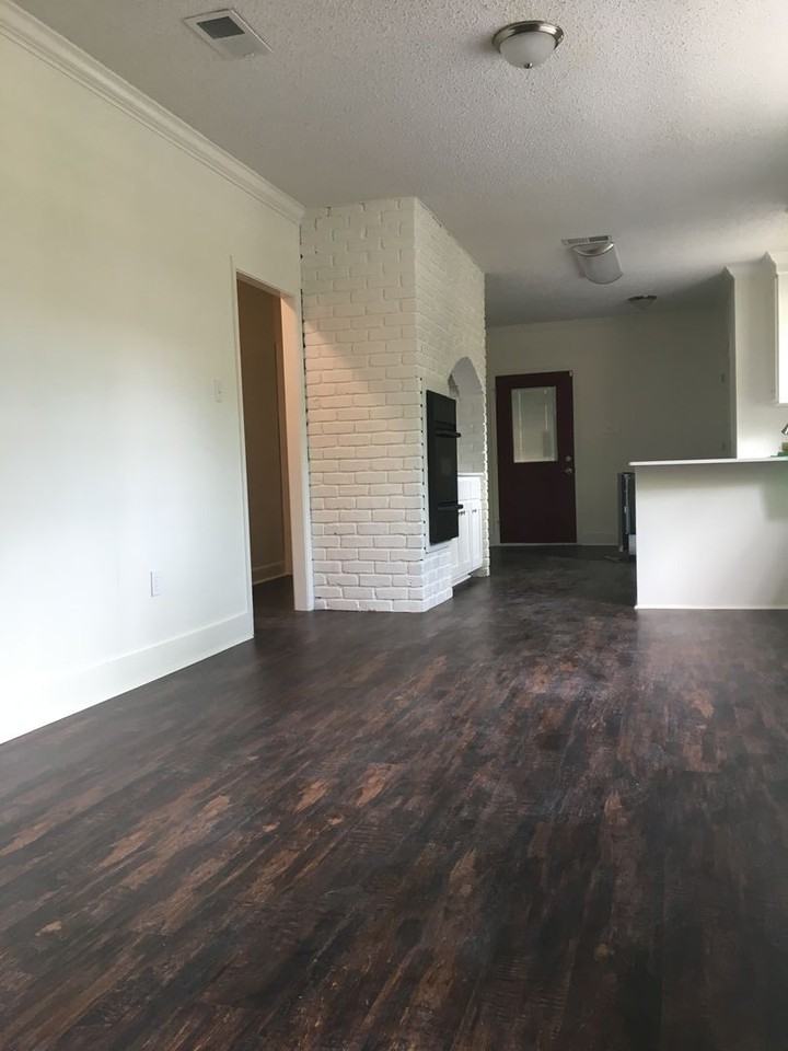 802 S 18th St - Photo 3 of 14