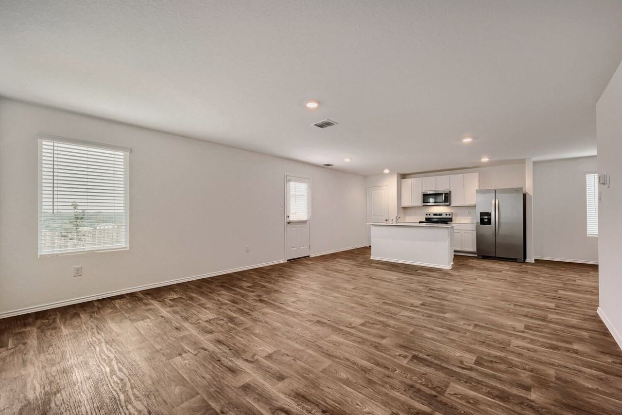 5721 Bailey Downs - Photo 2 of 18