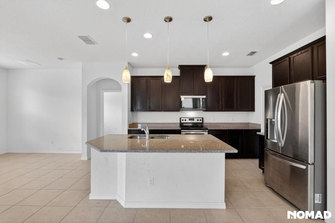 3928 Pine Gate Trl - Photo 4 of 33