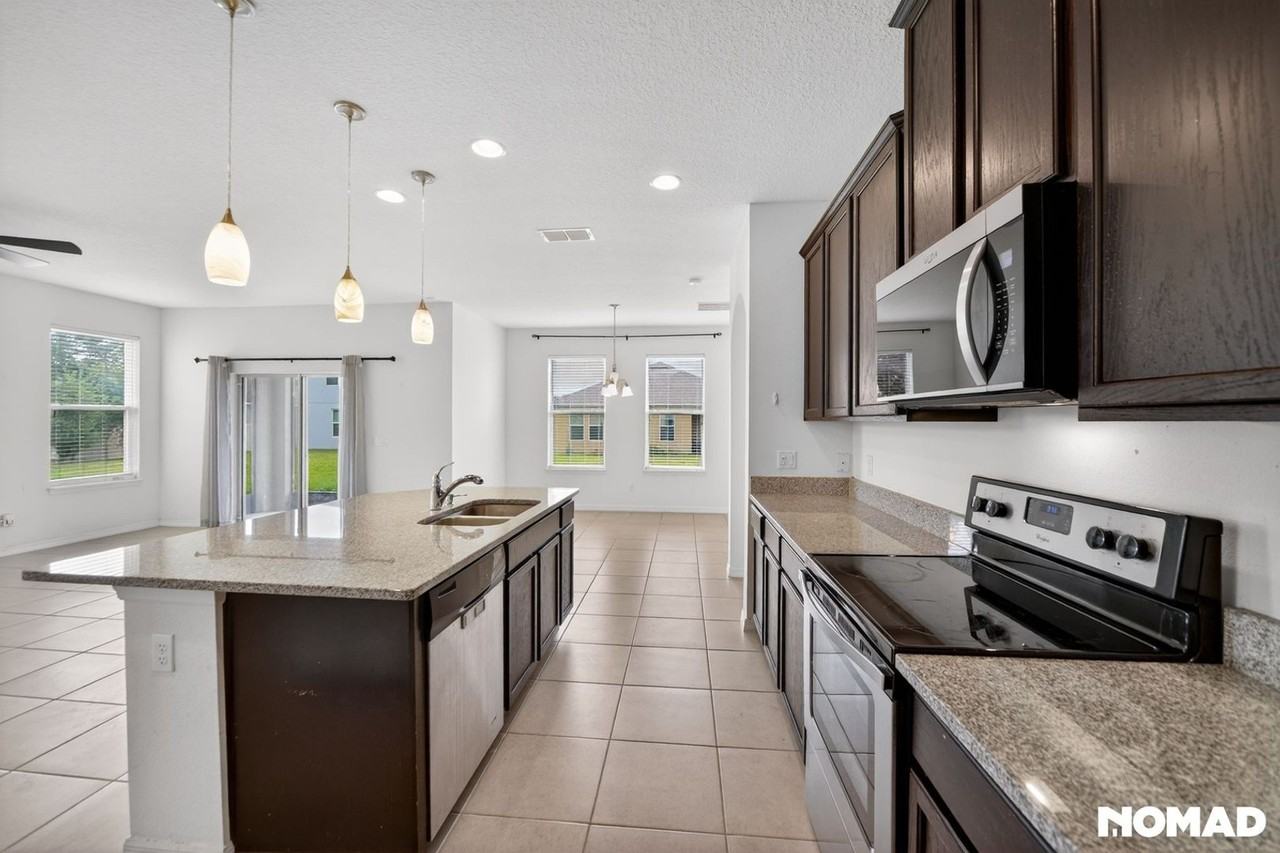 3928 Pine Gate Trl - Photo 5 of 33