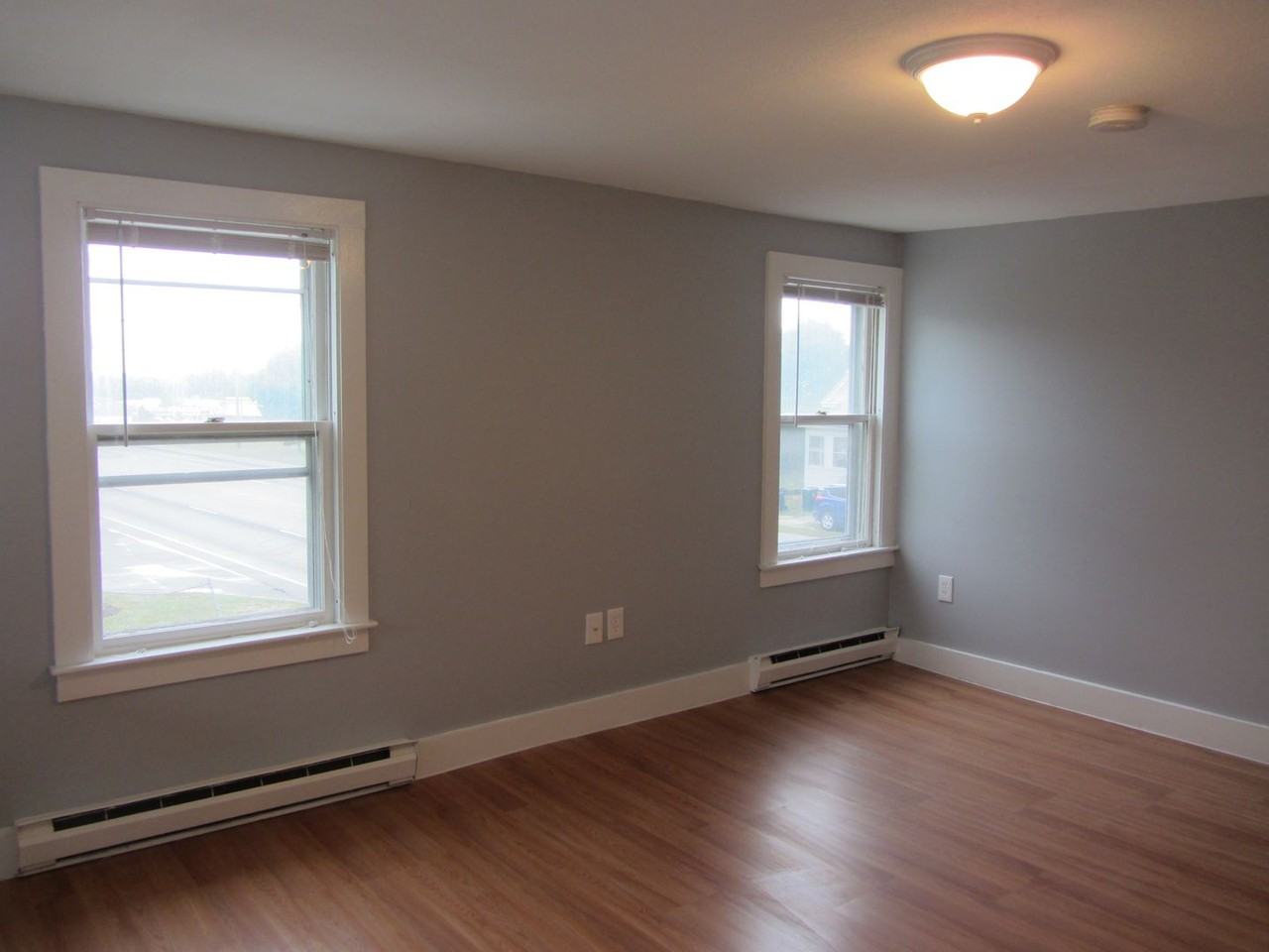 397 Alfred St - Photo 2 of 12