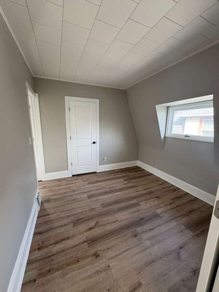 1505 E 172nd St - Photo 5 of 15