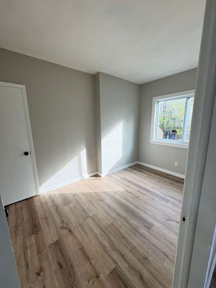 1505 E 172nd St - Photo 6 of 15