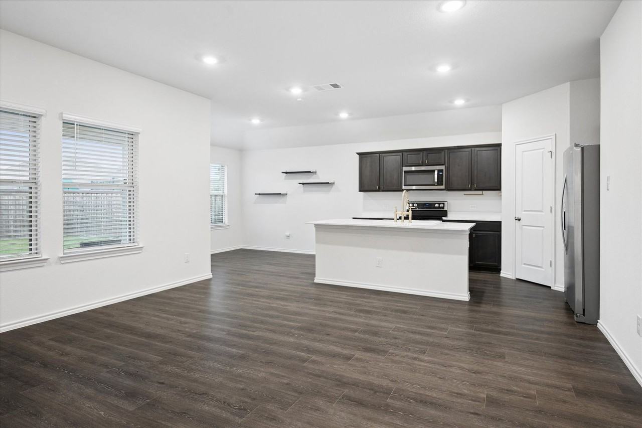 13109 Don Fisher Ln - Photo 4 of 15