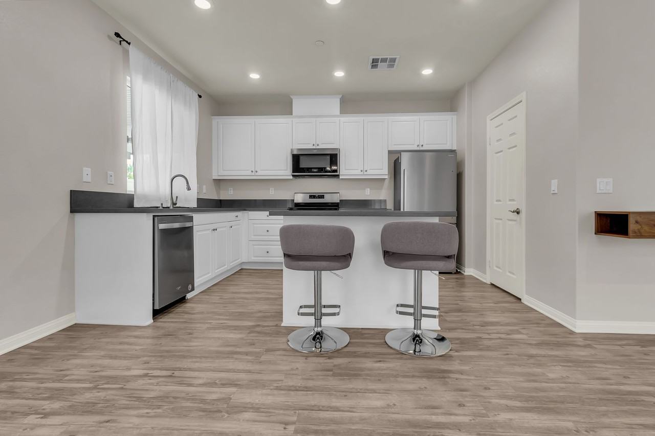 20720 Spring Mountain Rd - Photo 3 of 31