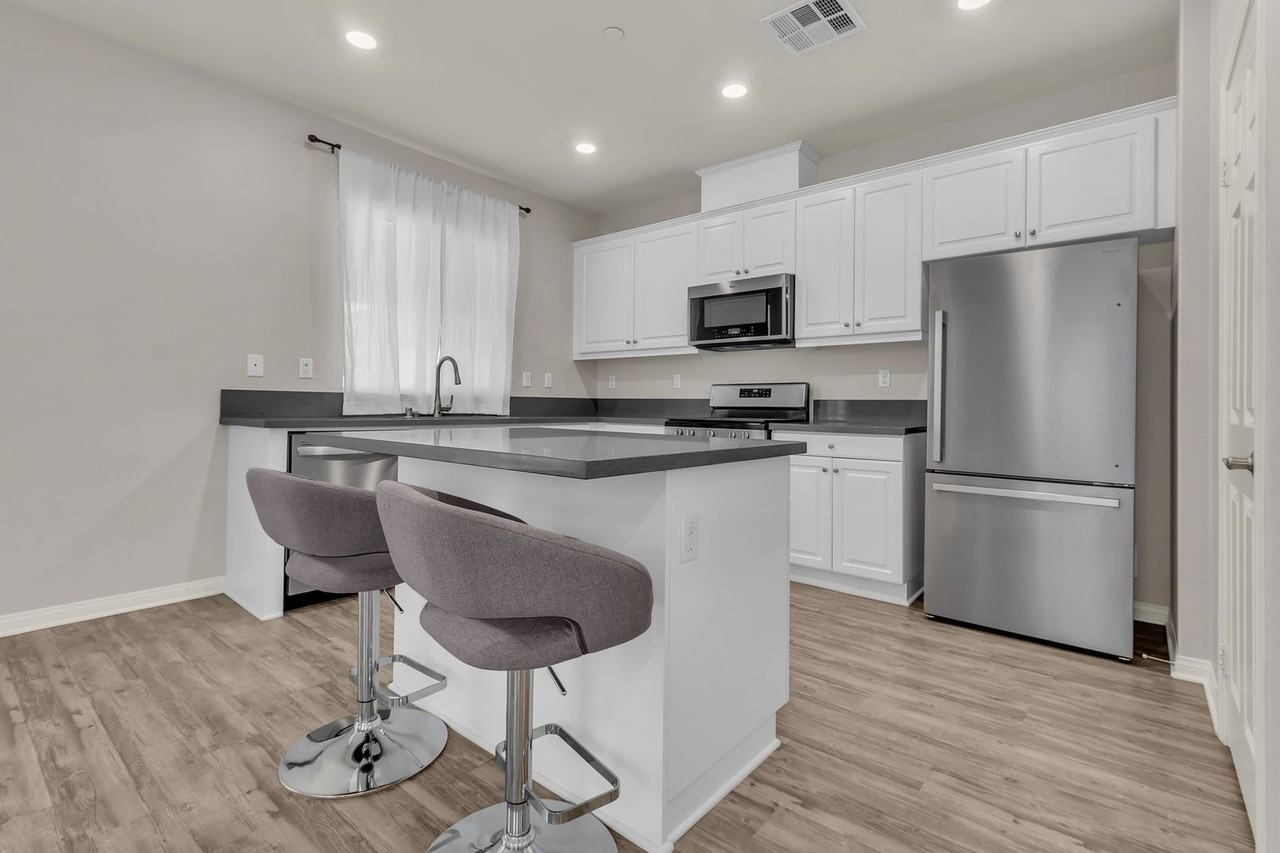 20720 Spring Mountain Rd - Photo 4 of 31