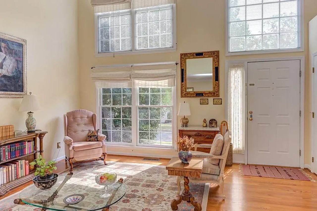205 Windhover Dr - Photo 3 of 36