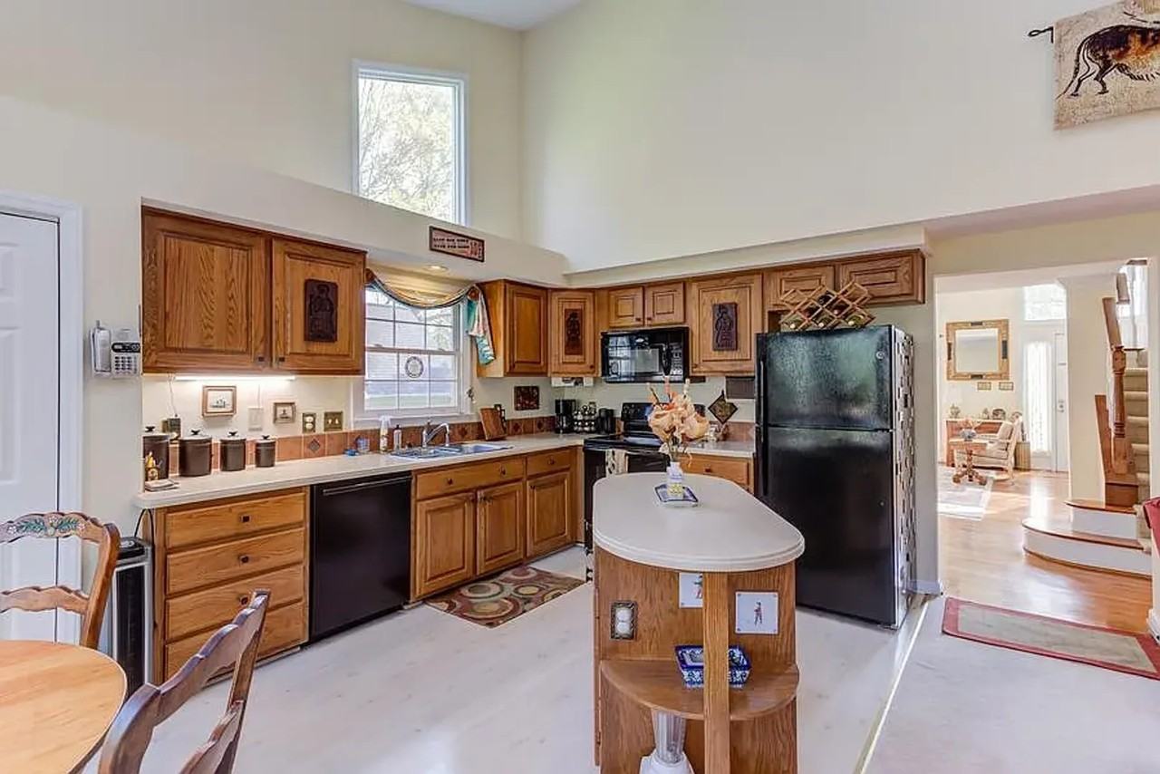 205 Windhover Dr - Photo 6 of 36