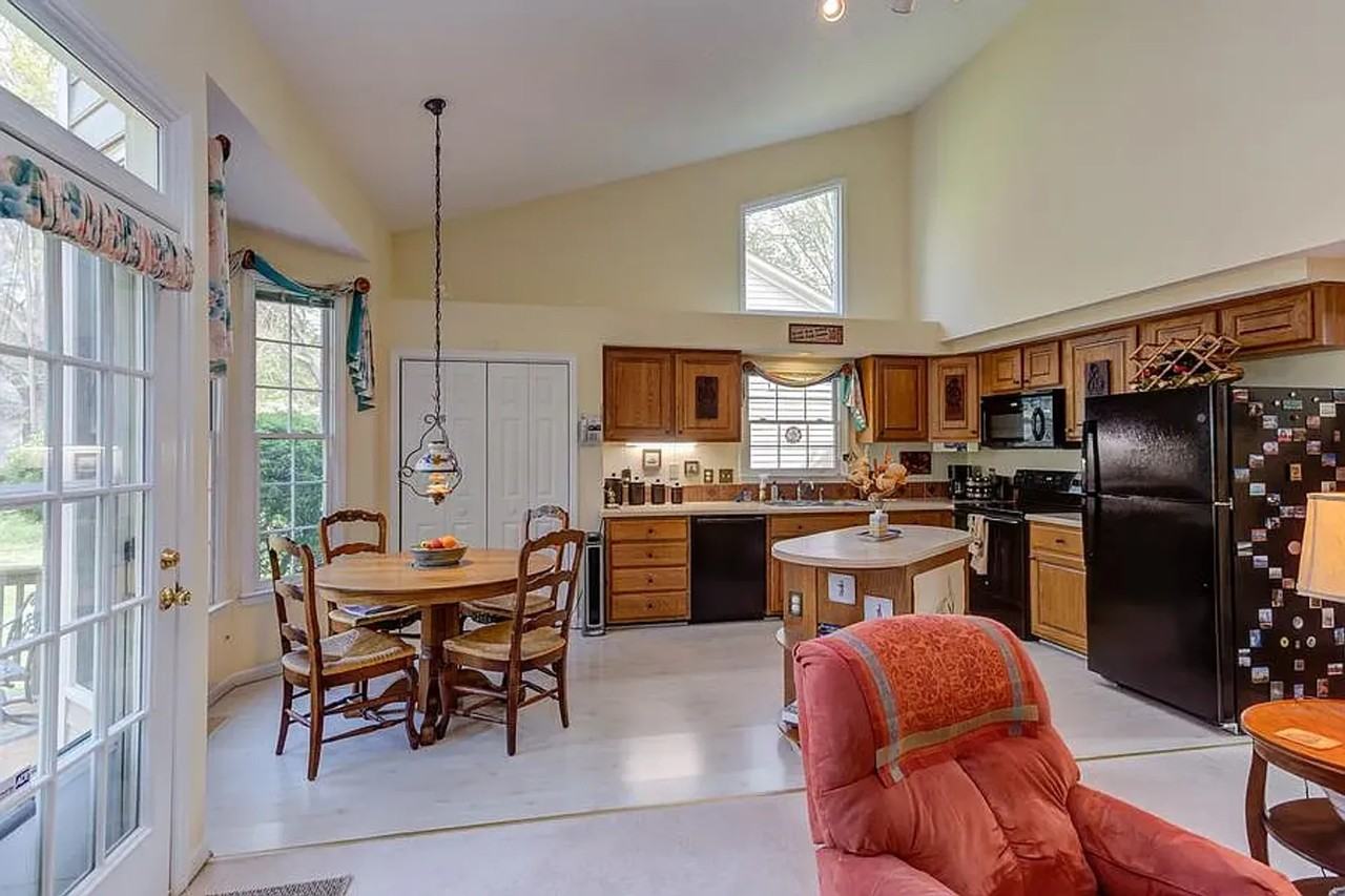 205 Windhover Dr - Photo 7 of 36