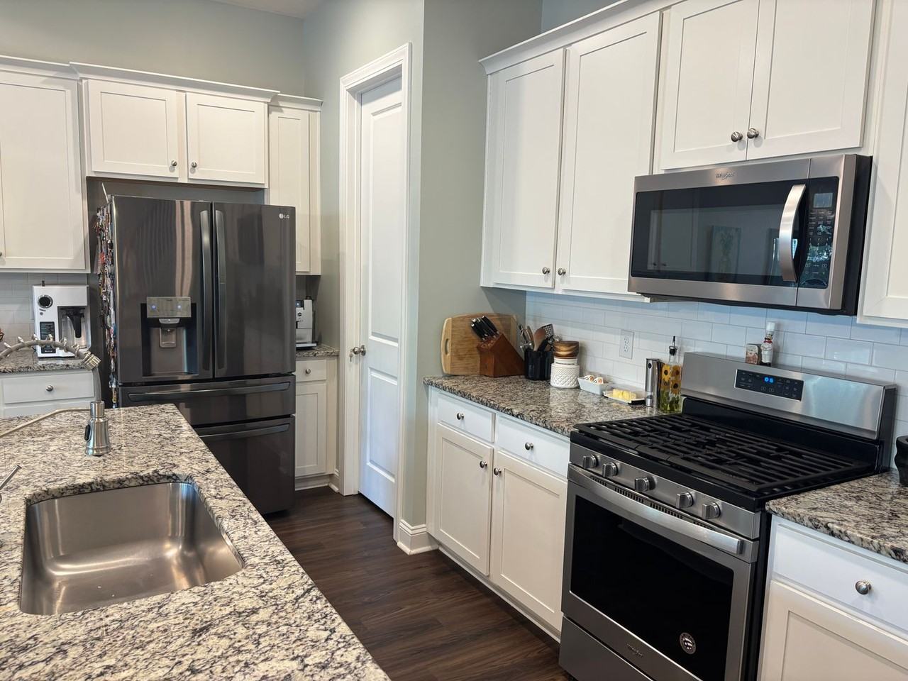 3044 Emma Ln - Photo 5 of 27
