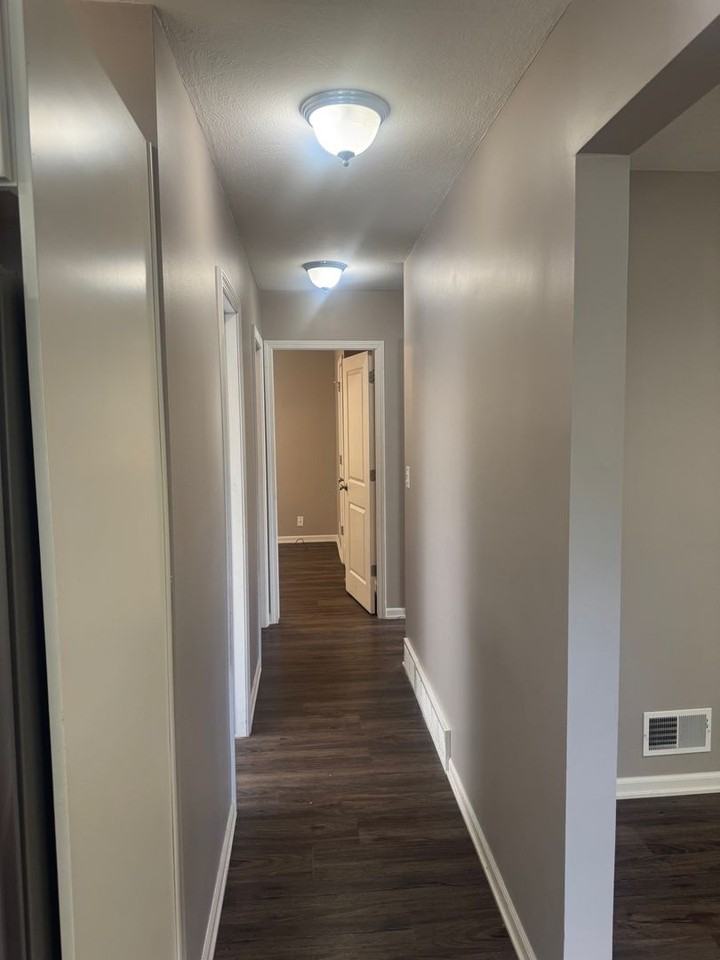 830 Judson St - Photo 5 of 13
