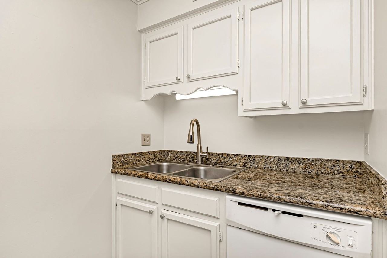 5243 Butter Creek Ln - Photo 4 of 13