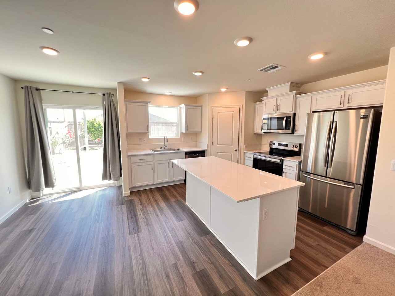 8603 Lunascape Ave - Photo 7 of 20