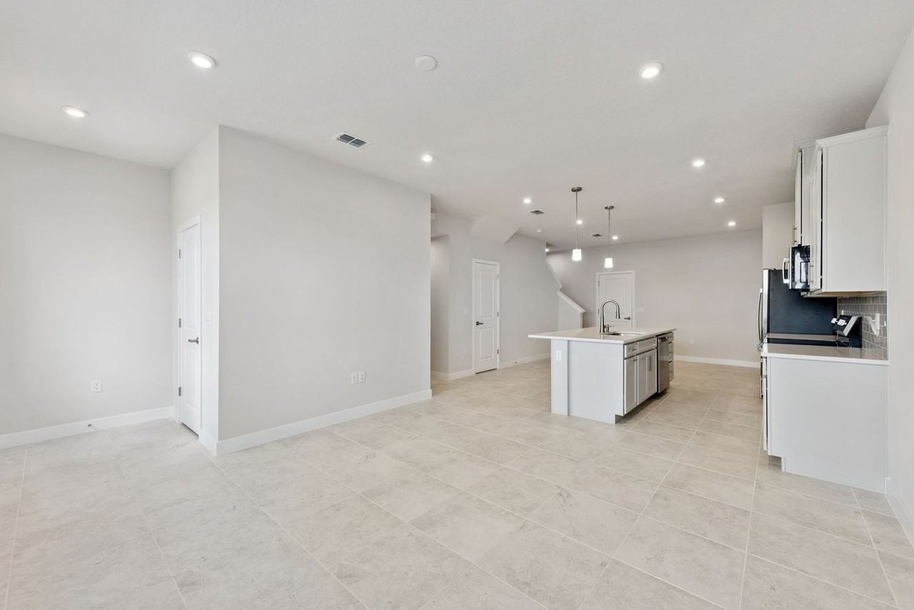 552 Creedmore Ln - Photo 5 of 20