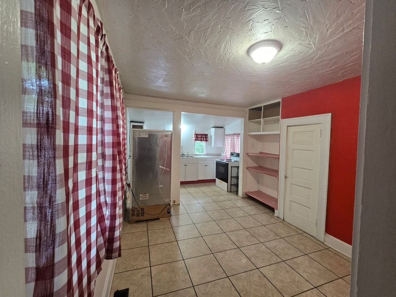 3107 Archdale Rd - Photo 3 of 10