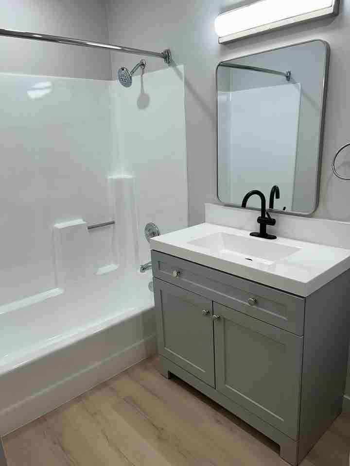 1280 Robinson Ave - Photo 3 of 10