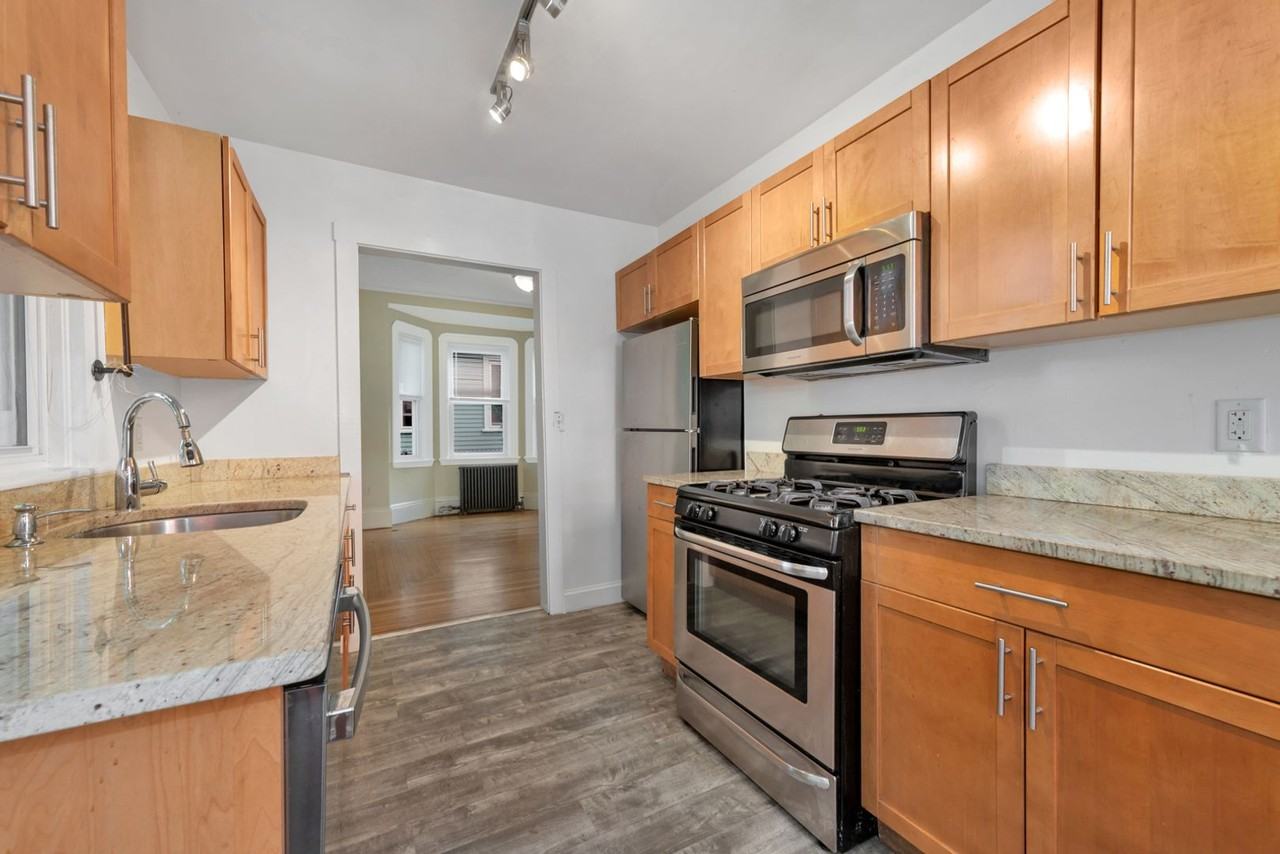 6 Murdock Ter - Photo 2 of 23