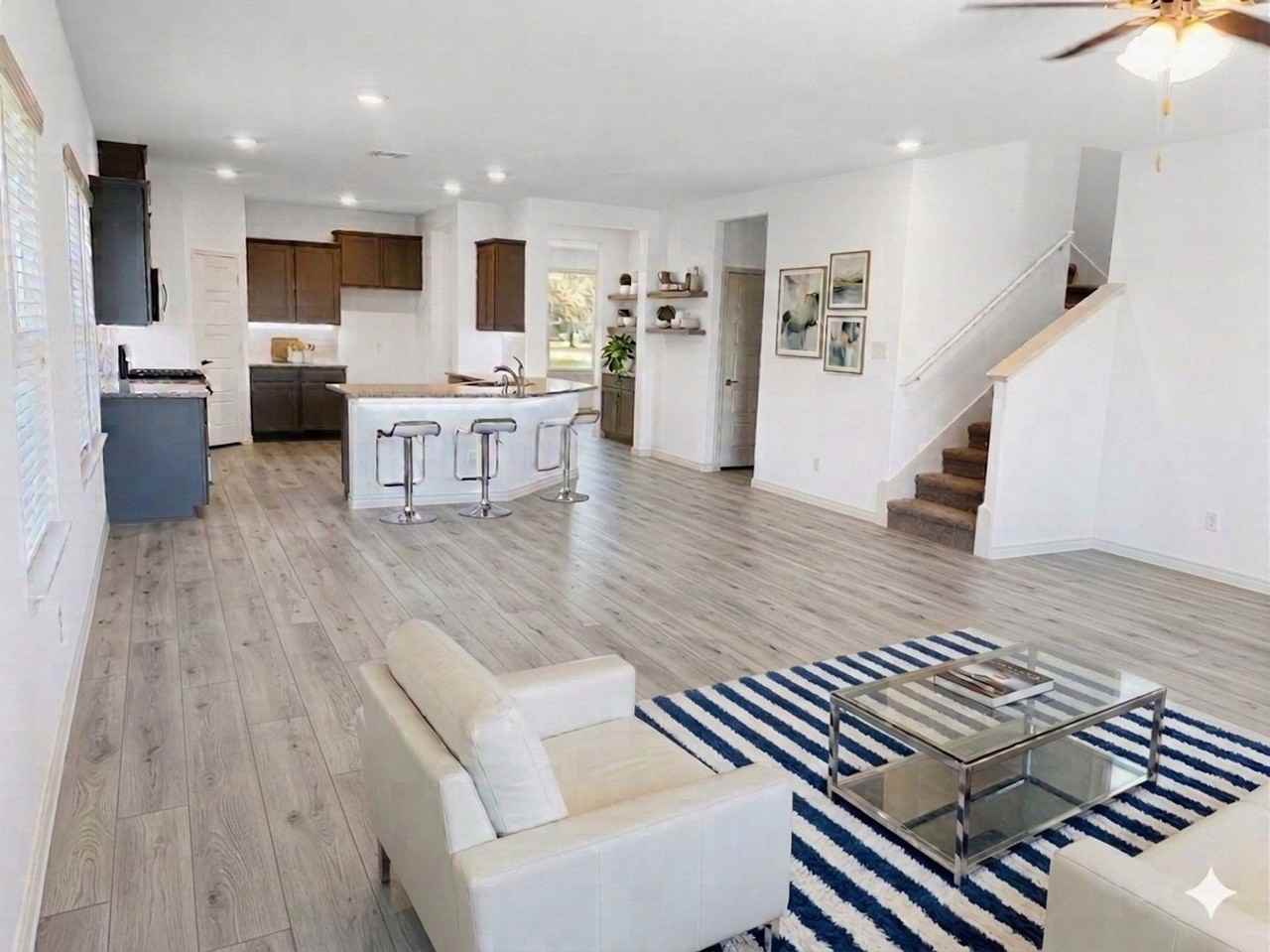 6334 Yorkdale St - Photo 2 of 10