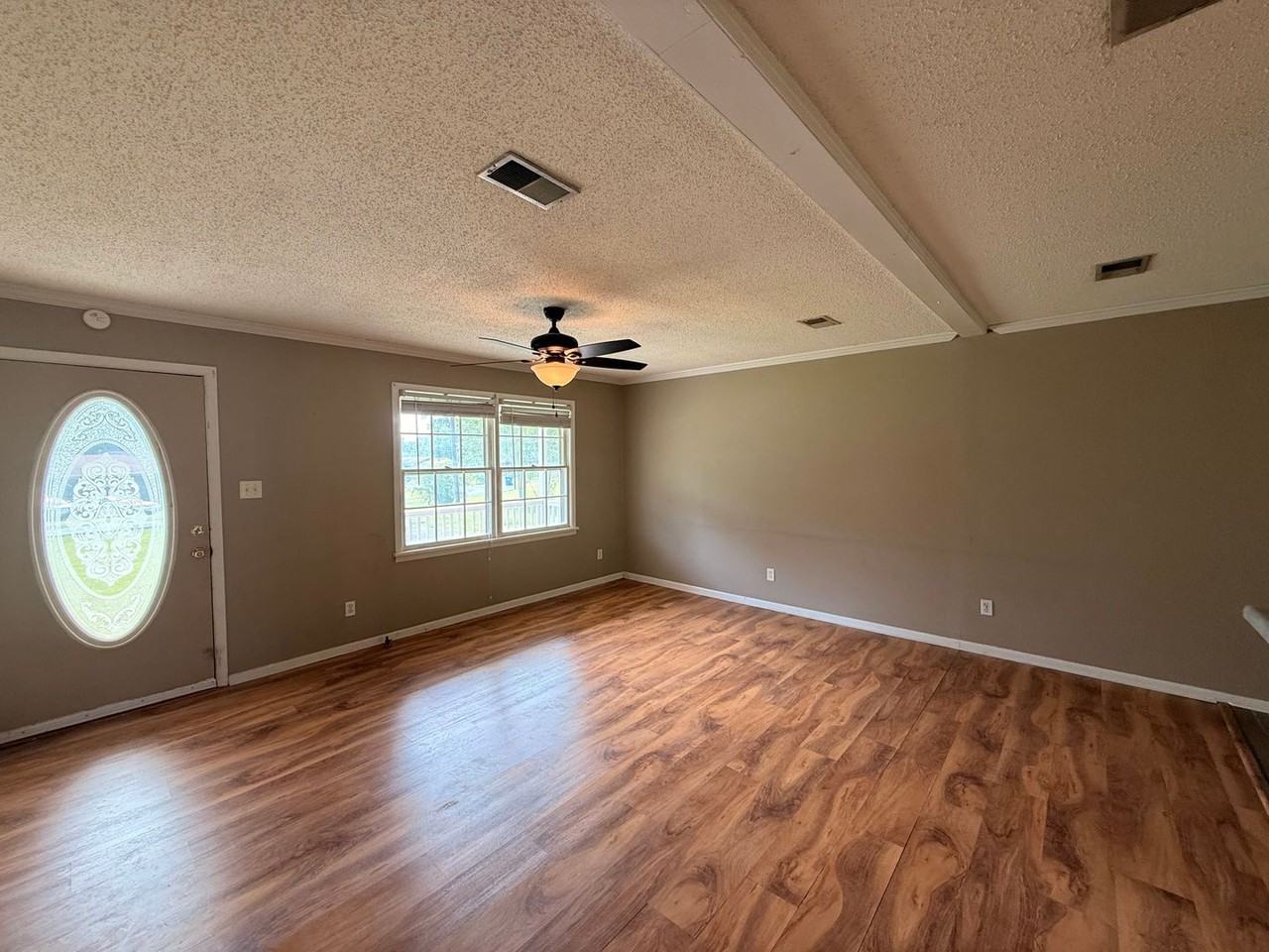 165 Marshall Cir - Photo 2 of 13