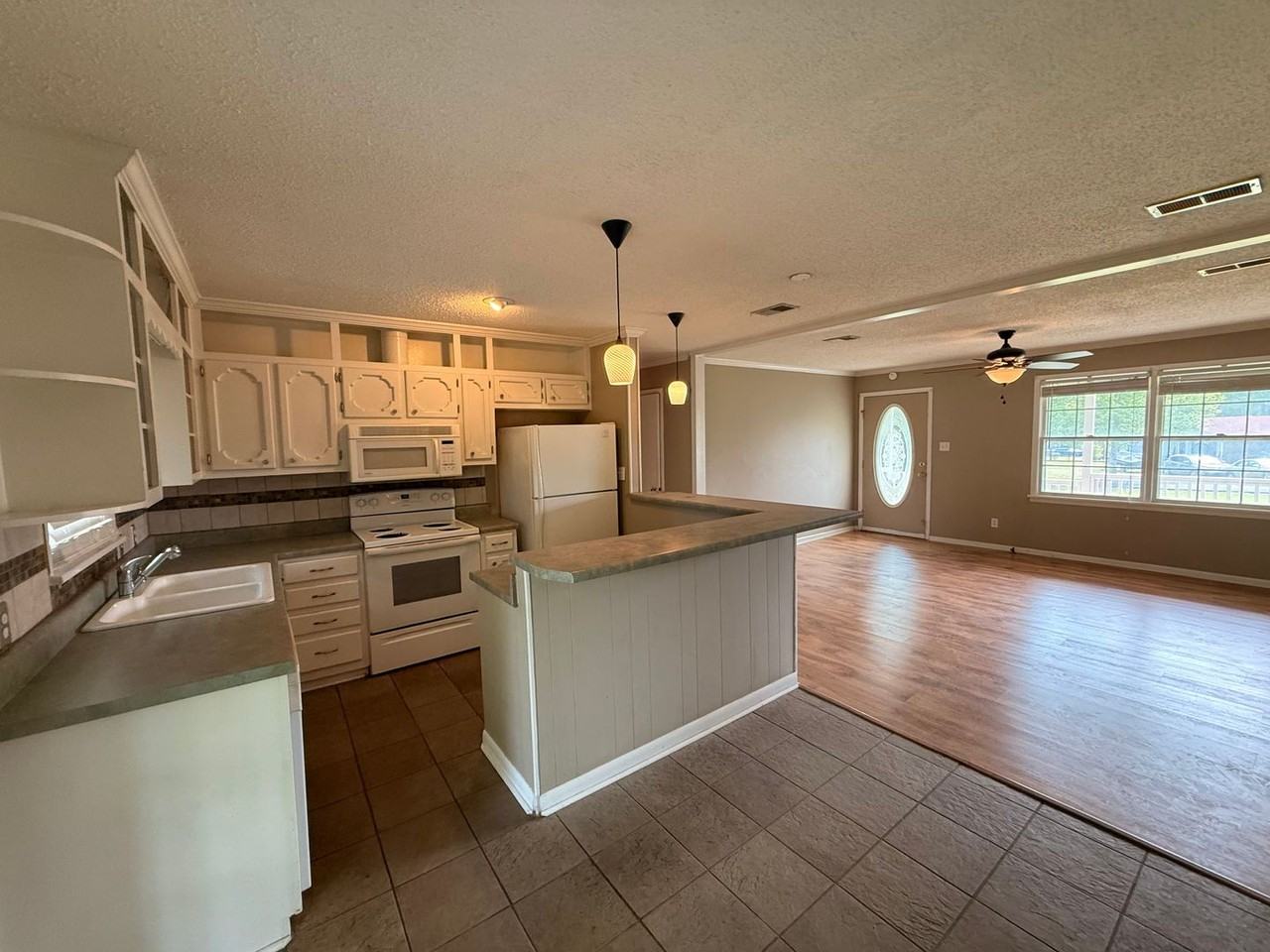 165 Marshall Cir - Photo 5 of 13