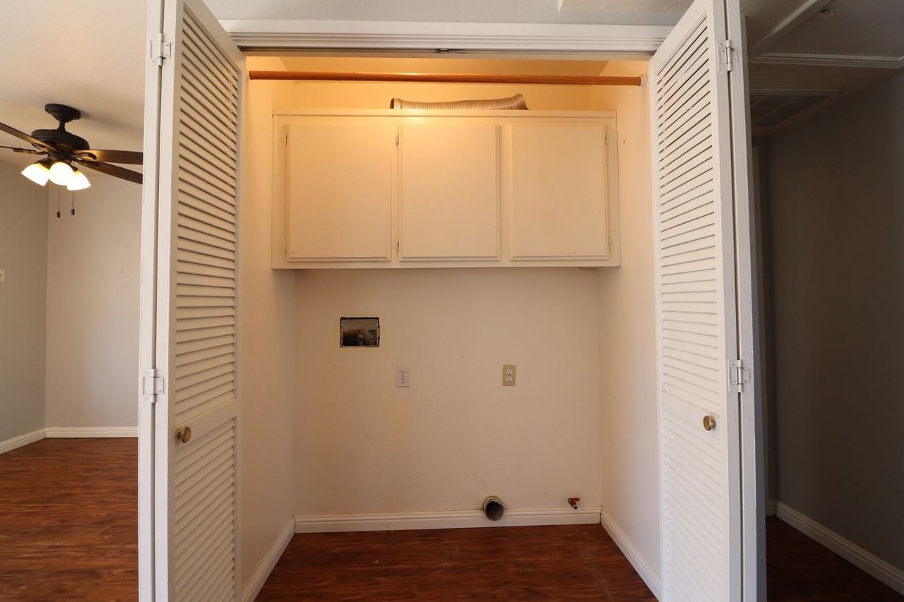 325 Sunnyslope Ln - Photo 7 of 20