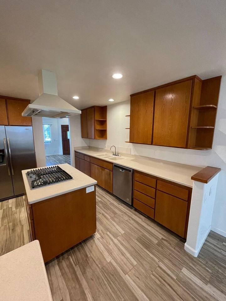 1854 Missouri St - Photo 2 of 17