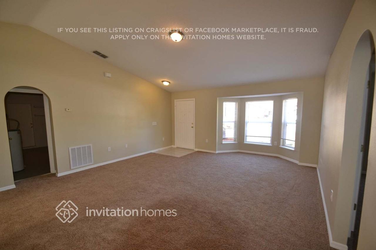 3074 Mapleshade St - Photo 2 of 13
