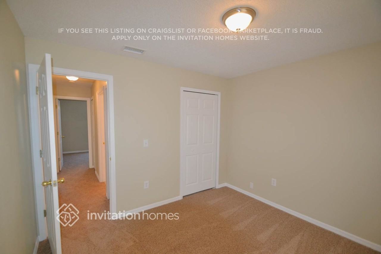 3074 Mapleshade St - Photo 5 of 13