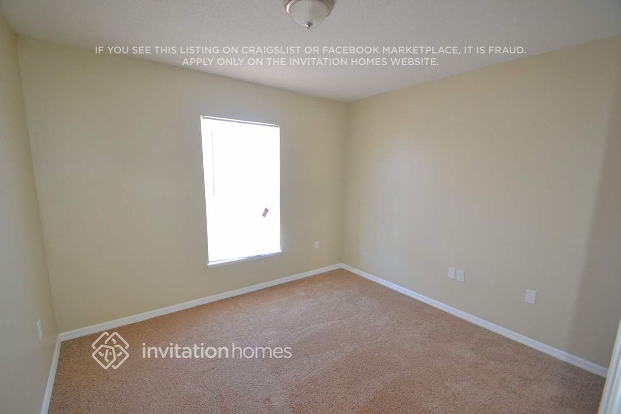 3074 Mapleshade St - Photo 7 of 13