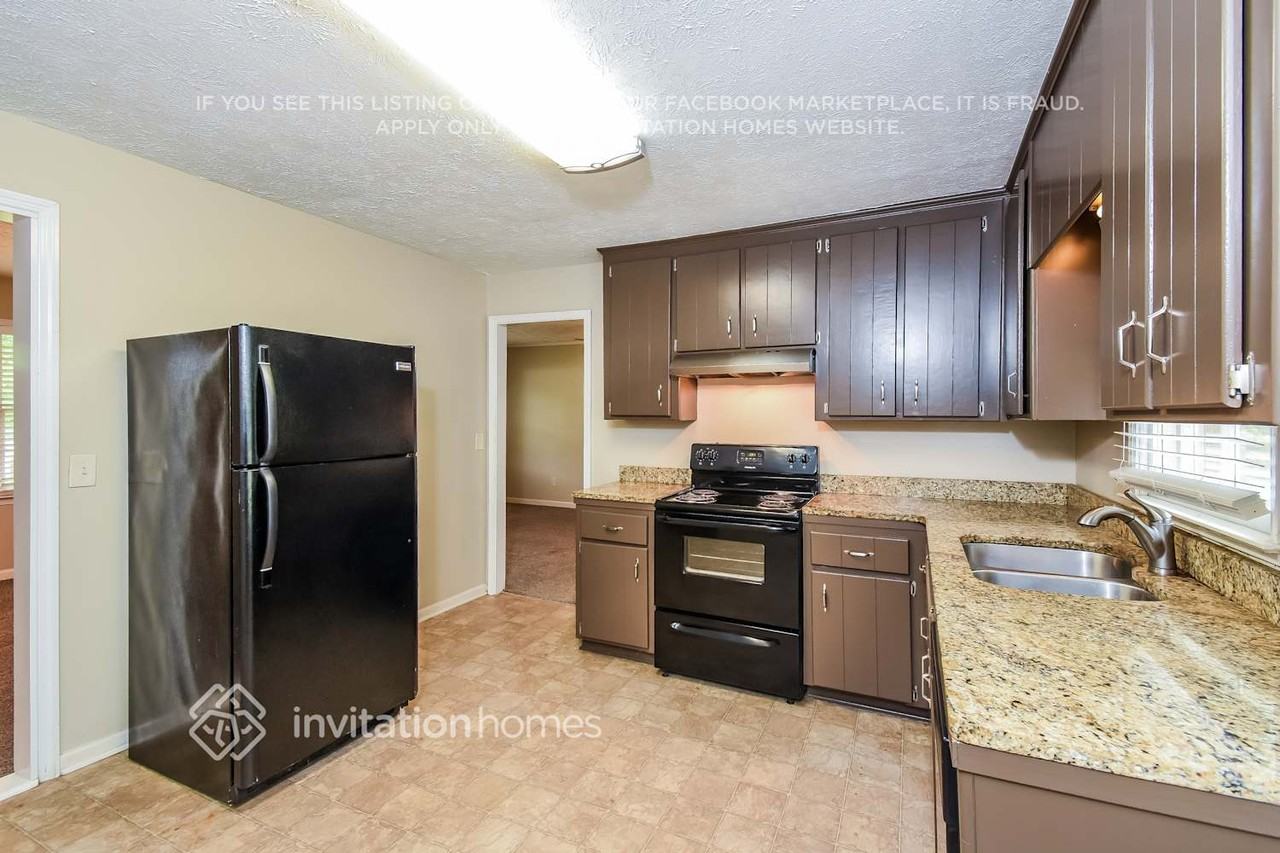 404 Seneca Ct - Photo 6 of 17