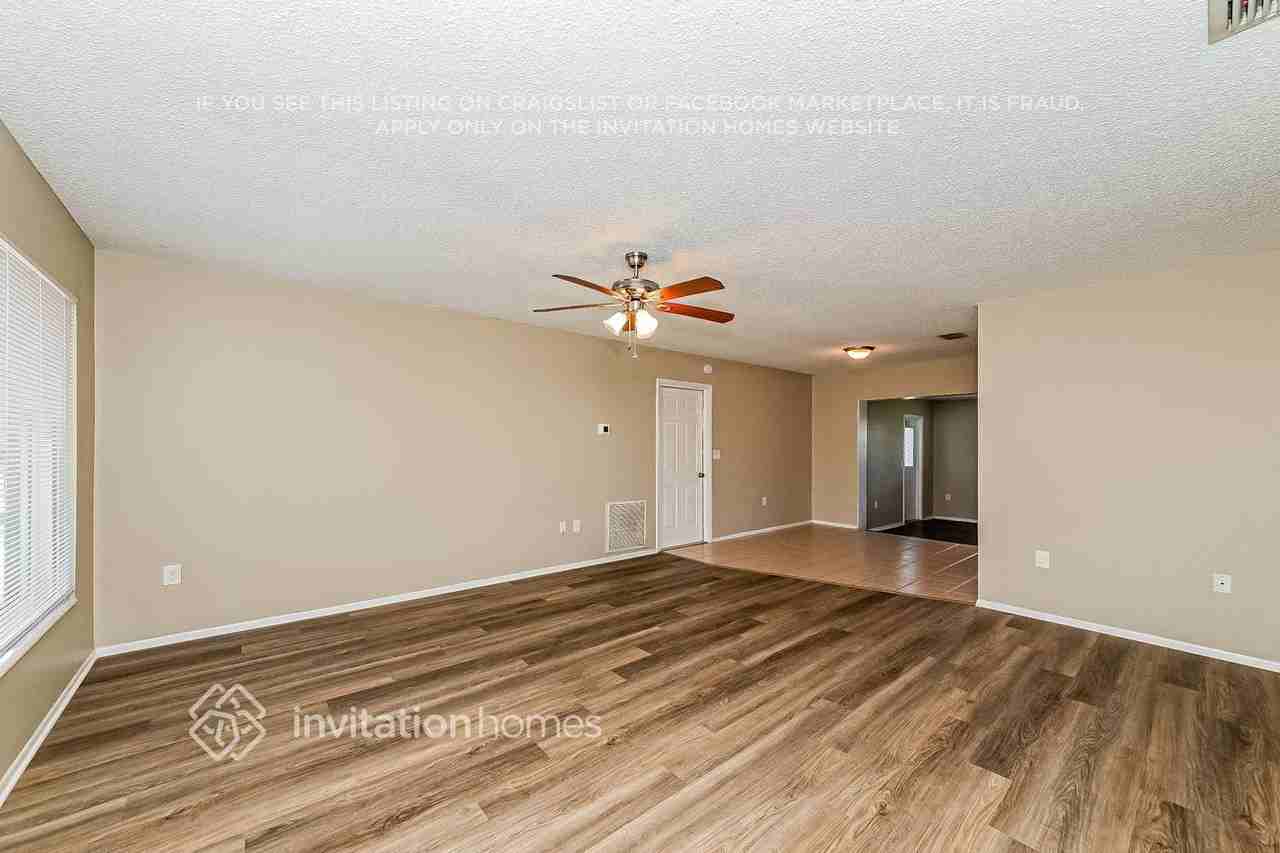 312 48th St W - Photo 3 of 17