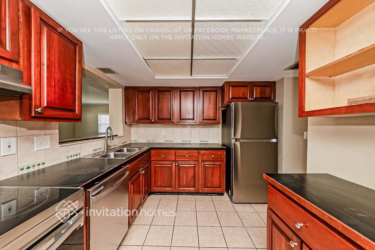 312 48th St W - Photo 6 of 17