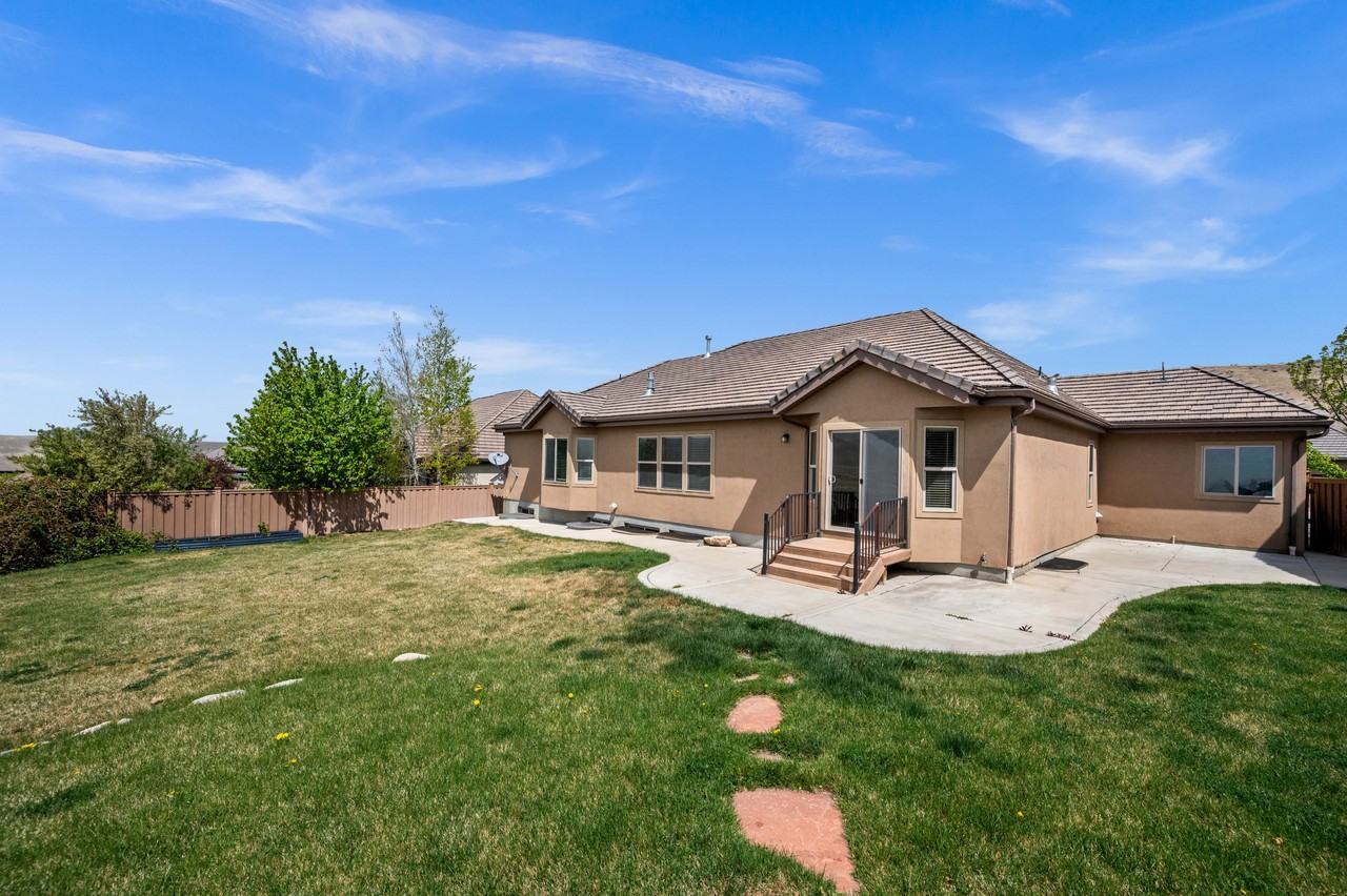 2227 W Aspen Wood Loop - Photo 2 of 13