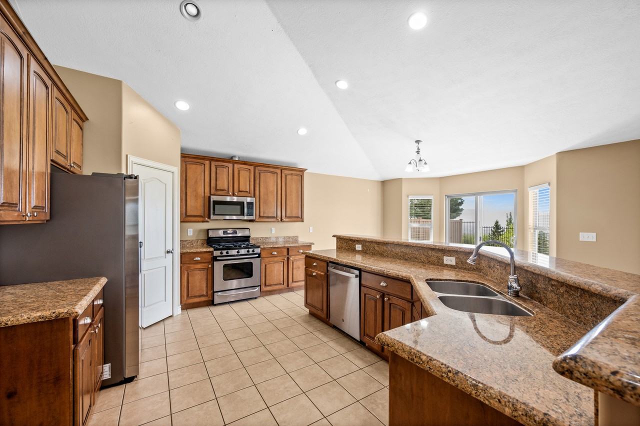 2227 W Aspen Wood Loop - Photo 3 of 13