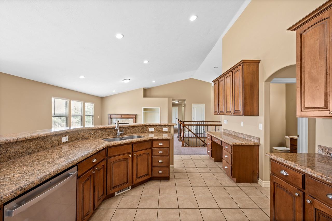 2227 W Aspen Wood Loop - Photo 5 of 13