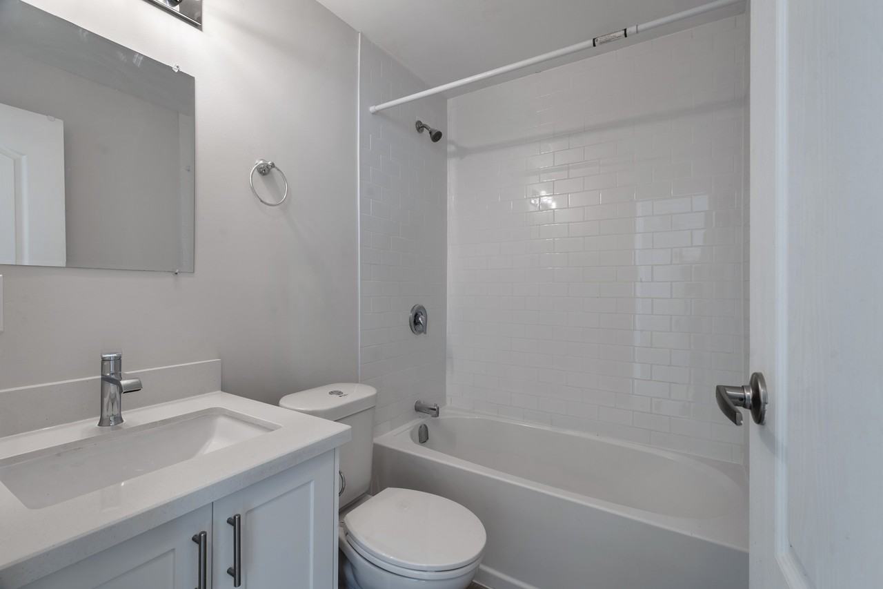 2194 King Street East - Photo 7 of 9
