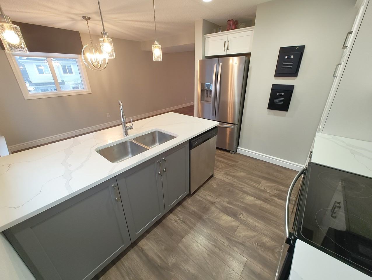 330 Bulyea Rd NW - Photo 3 of 23