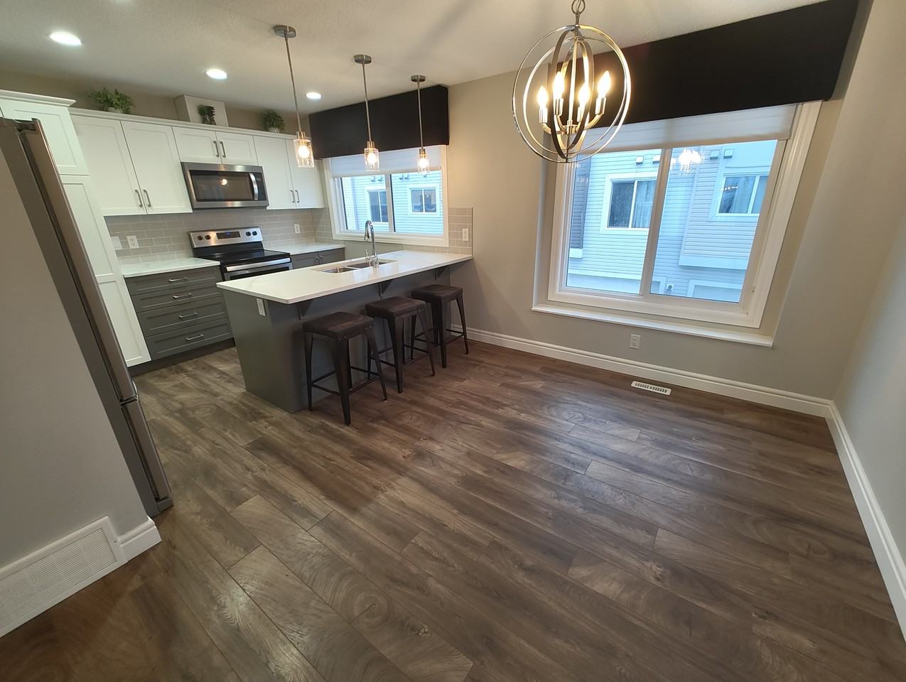 330 Bulyea Rd NW - Photo 5 of 23