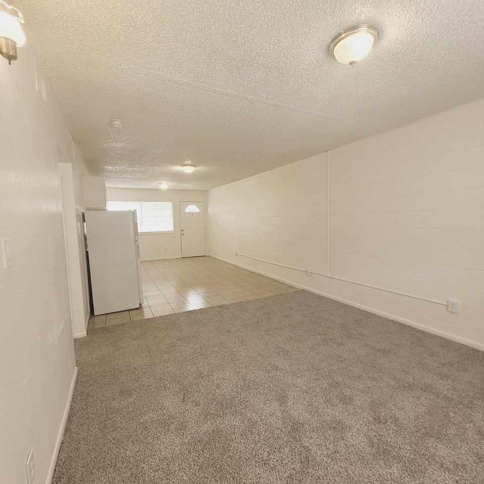 Deer Creek Apartments - Photo 7 of 43