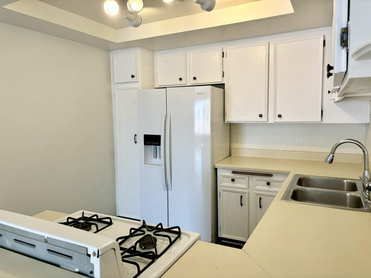 9885 Caspi Gardens Dr #1 - Photo 3 of 18