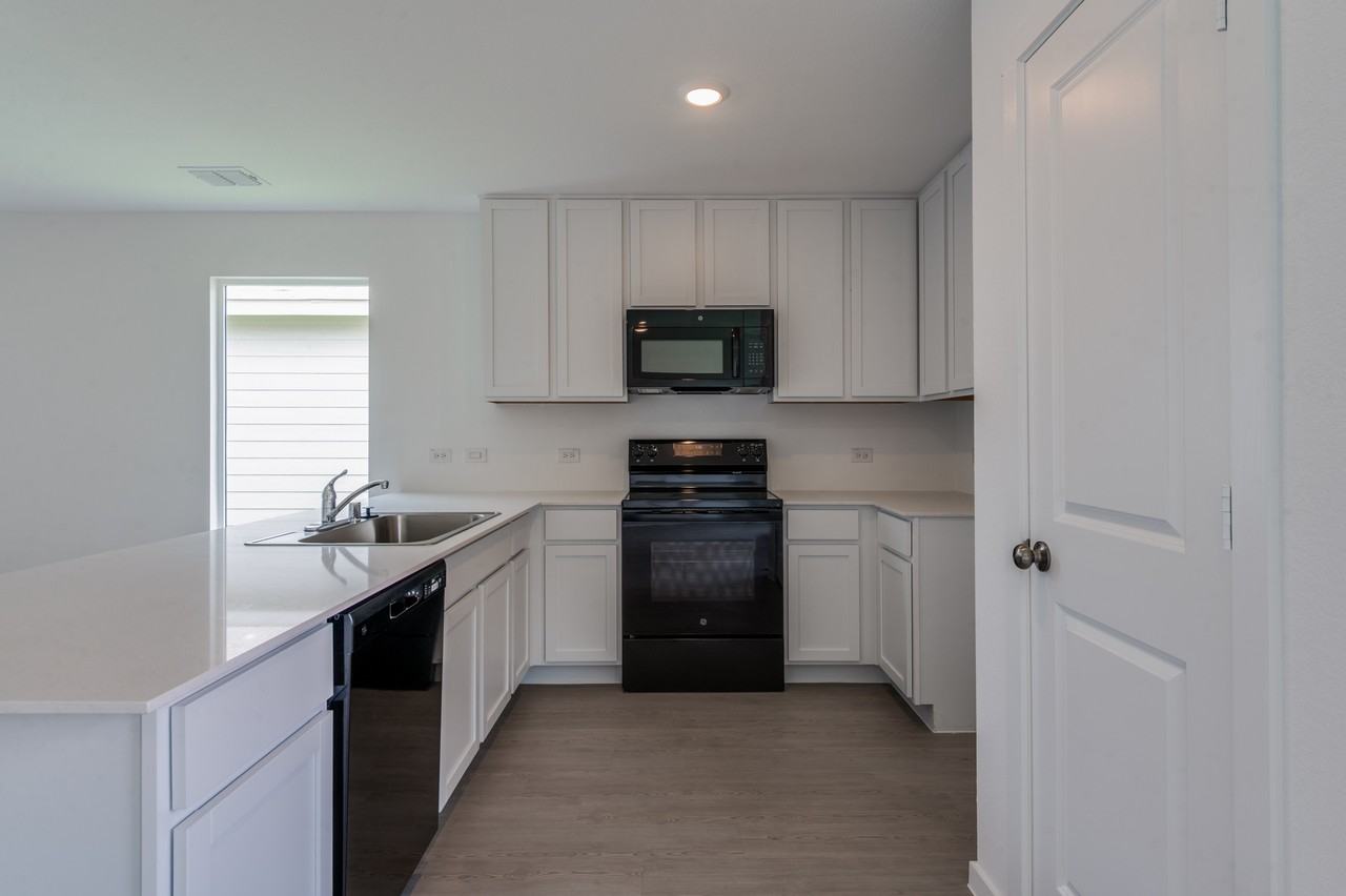 538 Montclair Ave #1 - Photo 2 of 12