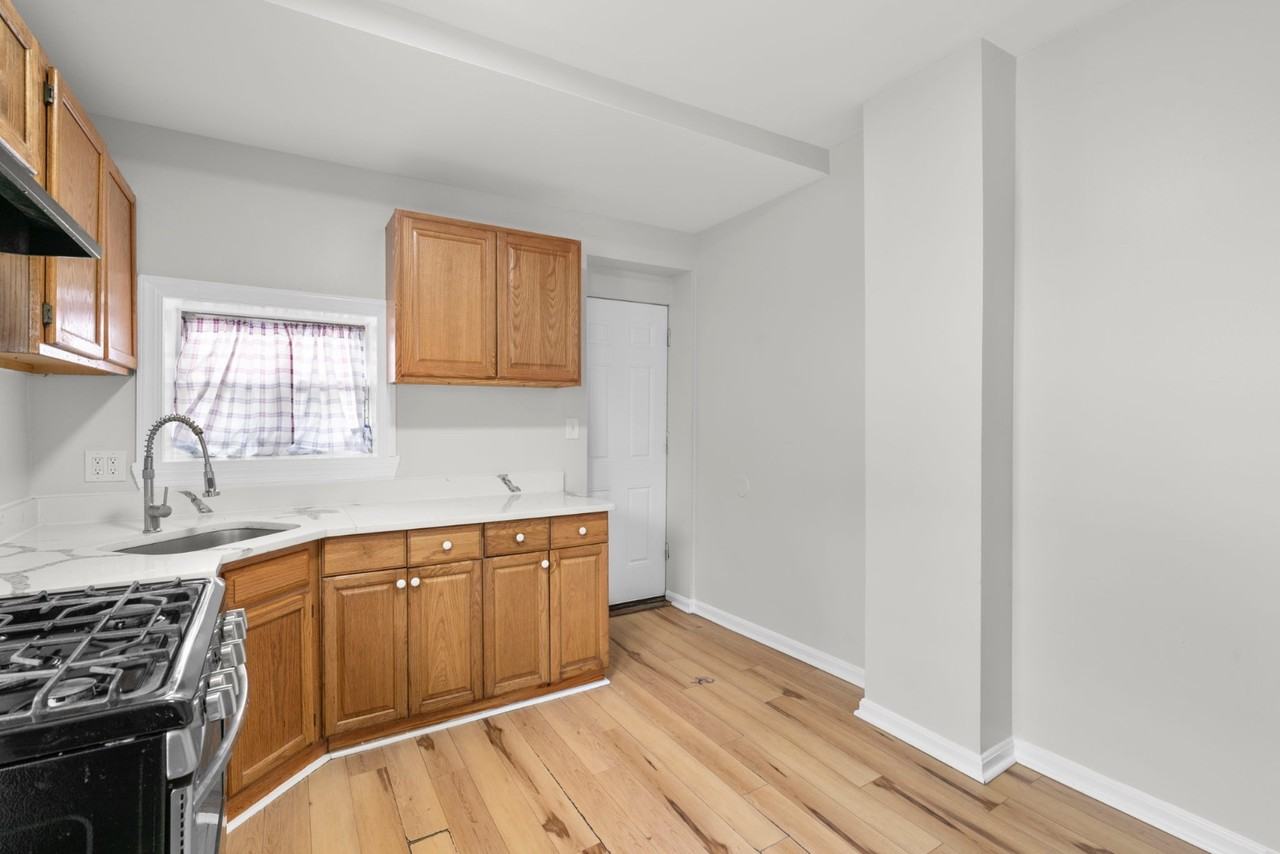 101 S Dean St - Photo 6 of 16