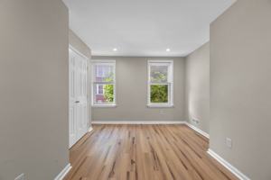 featured image of 2042 E Fayette St