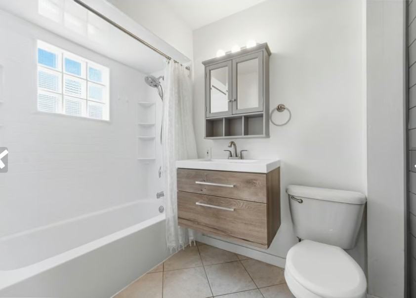 3864 E Cudahy Ave #1 - Photo 5 of 17