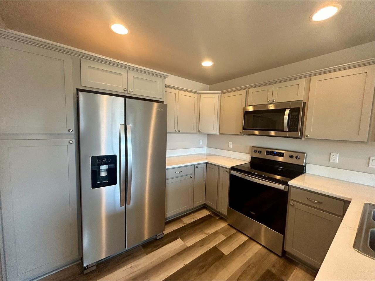 612 Mead Ave #C - Photo 3 of 12